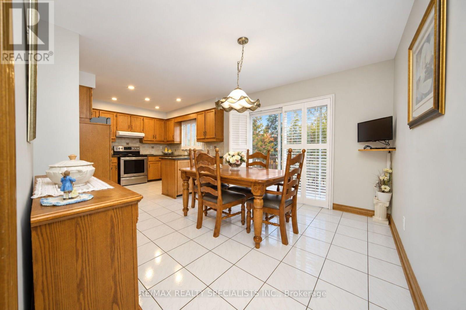 157 Sunforest Drive, Brampton, ON photo 14