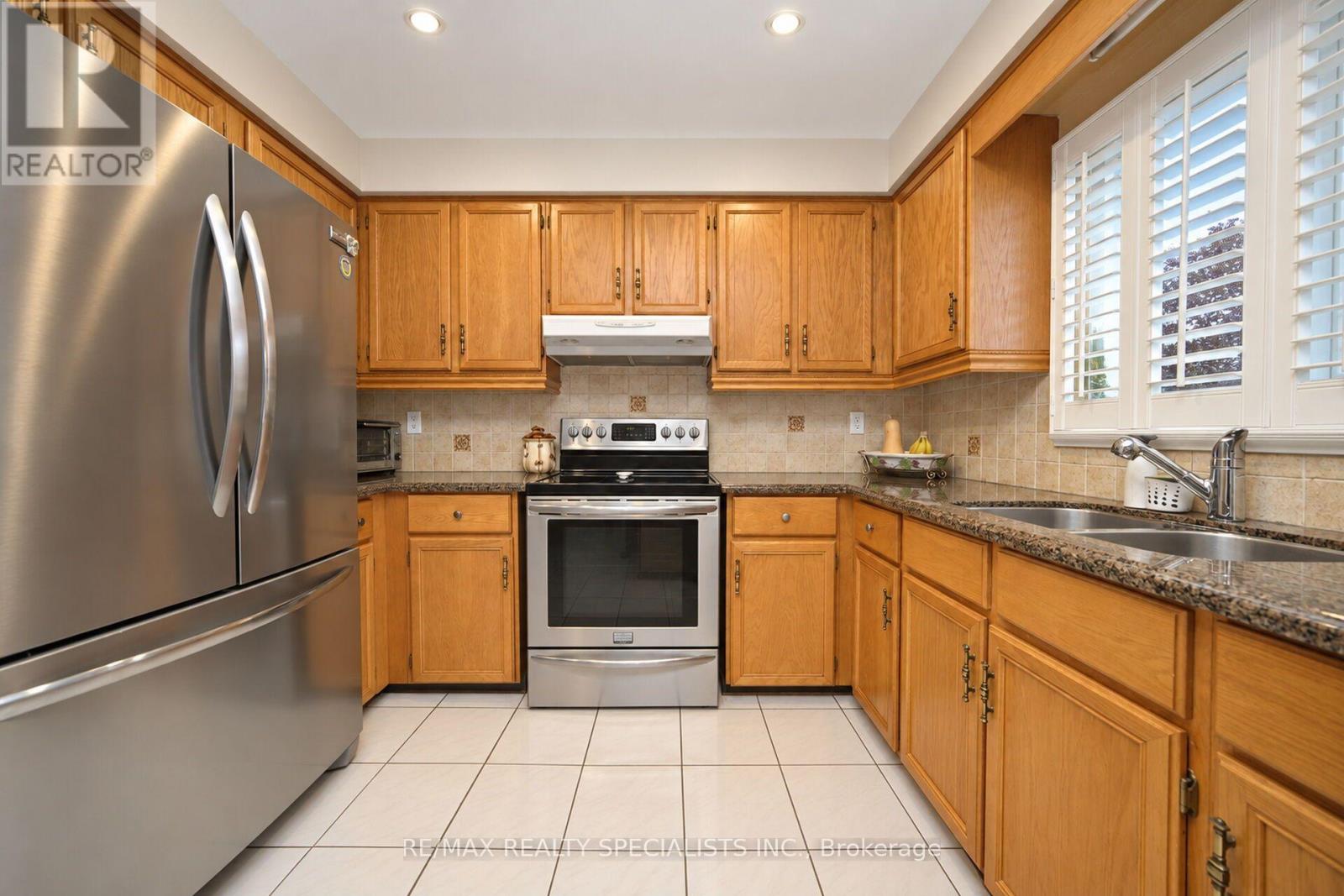 157 Sunforest Drive, Brampton, ON photo 16