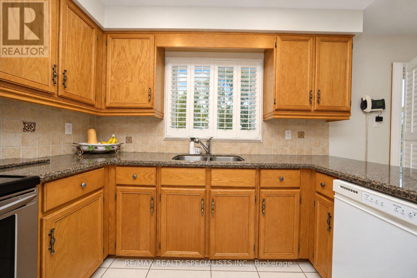 157 Sunforest Drive, Brampton, ON photo 17