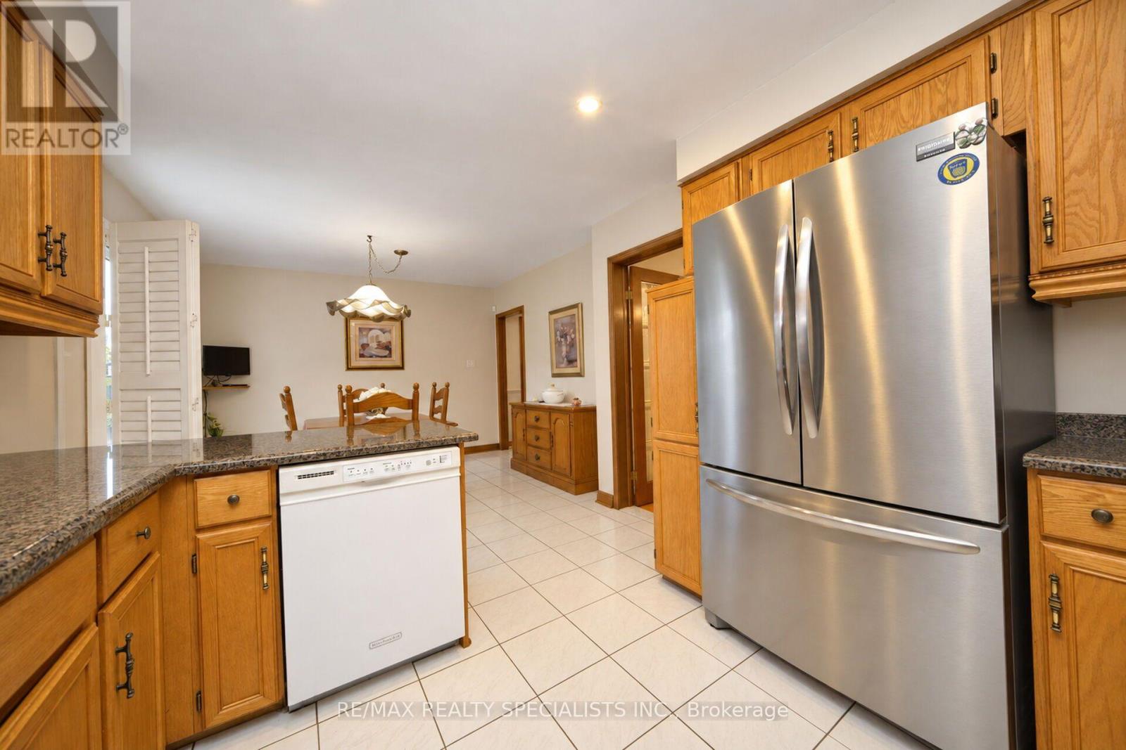 157 Sunforest Drive, Brampton, ON photo 18
