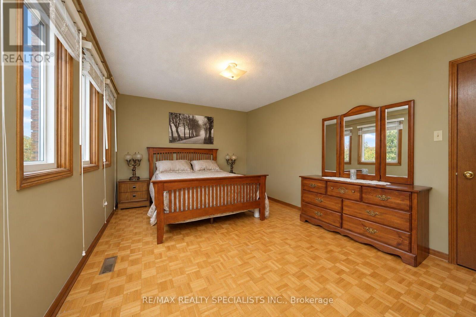 157 Sunforest Drive, Brampton, ON photo 32