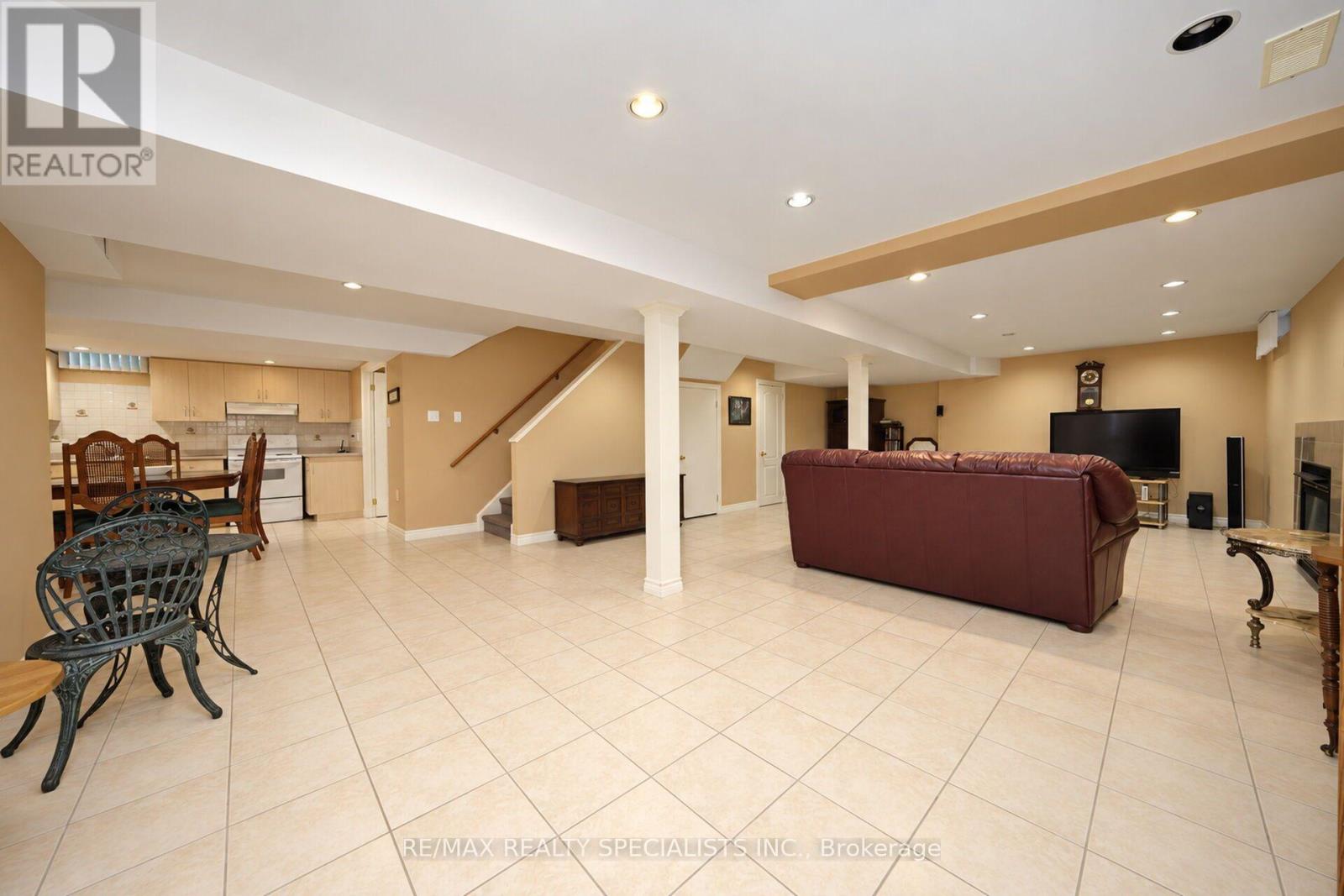 157 Sunforest Drive, Brampton, ON photo 38