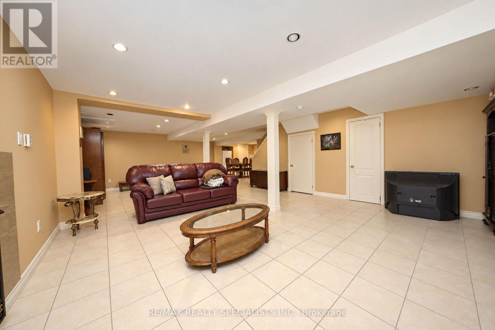 157 Sunforest Drive, Brampton, ON photo 40