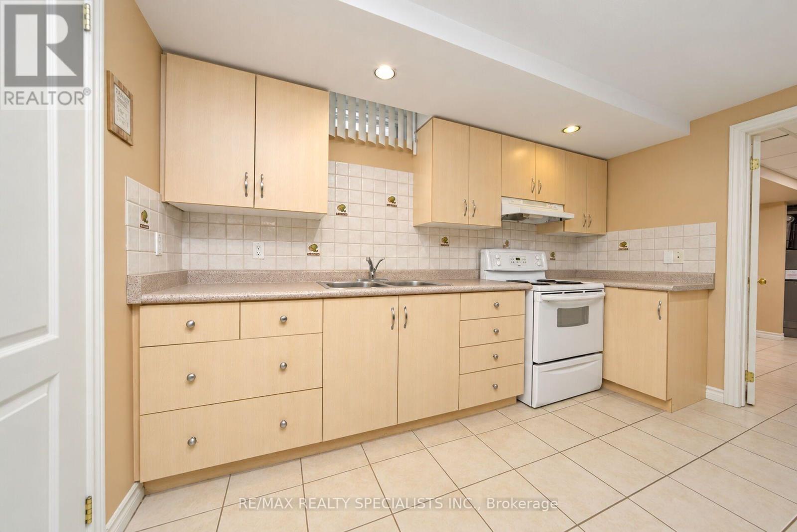 157 Sunforest Drive, Brampton, ON photo 43