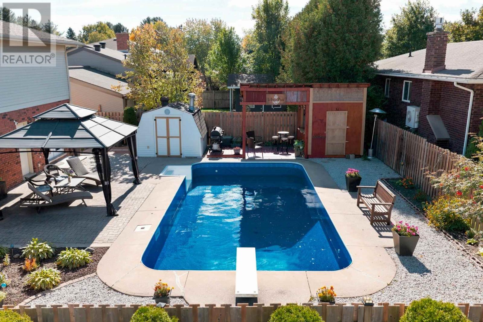 70 Country Club PL - 37