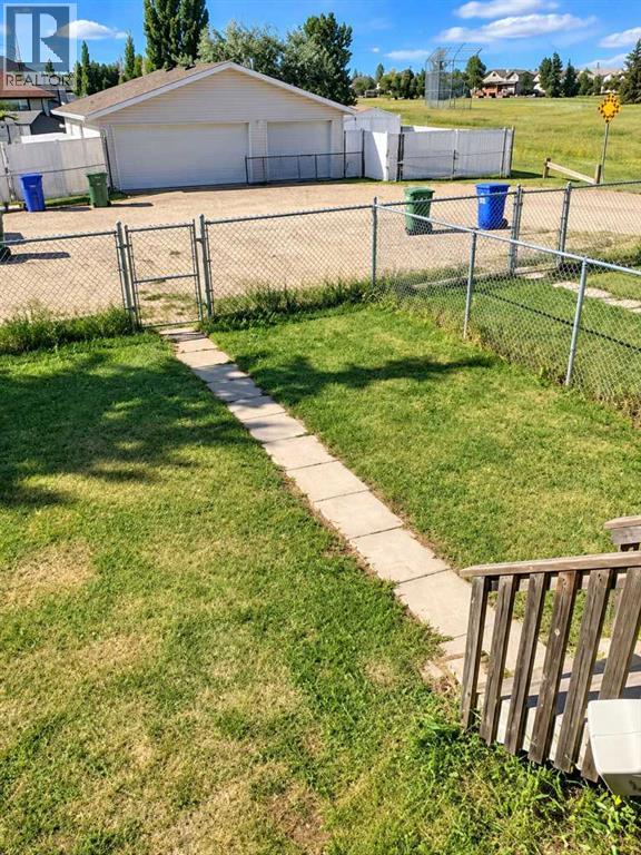 Listing photo – 231 & 233 Kendrew Drive, Red Deer
