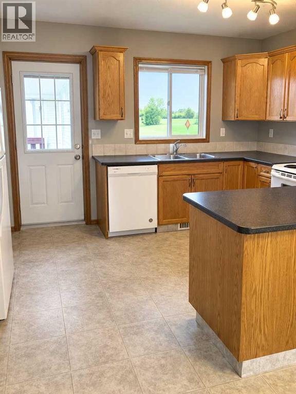 Listing photo – 231 & 233 Kendrew Drive, Red Deer