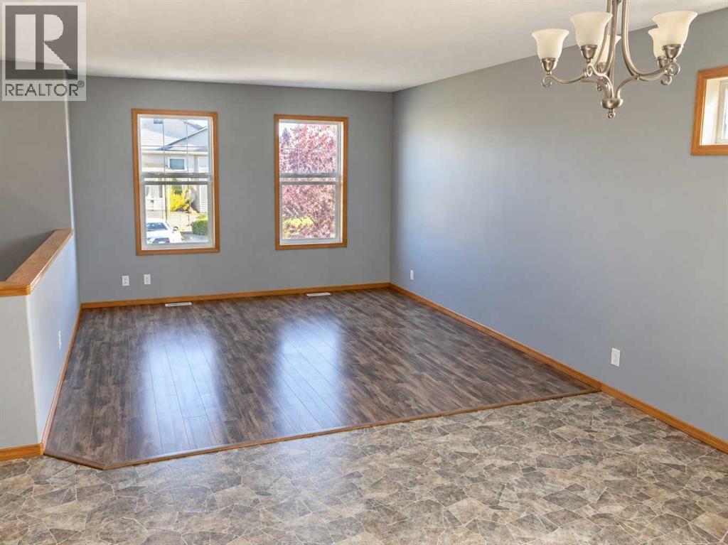 Listing photo – 231 & 233 Kendrew Drive, Red Deer