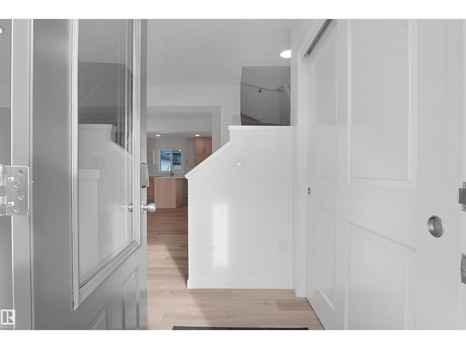 82 Juniper Wd photo 3 — MLS® E4494657