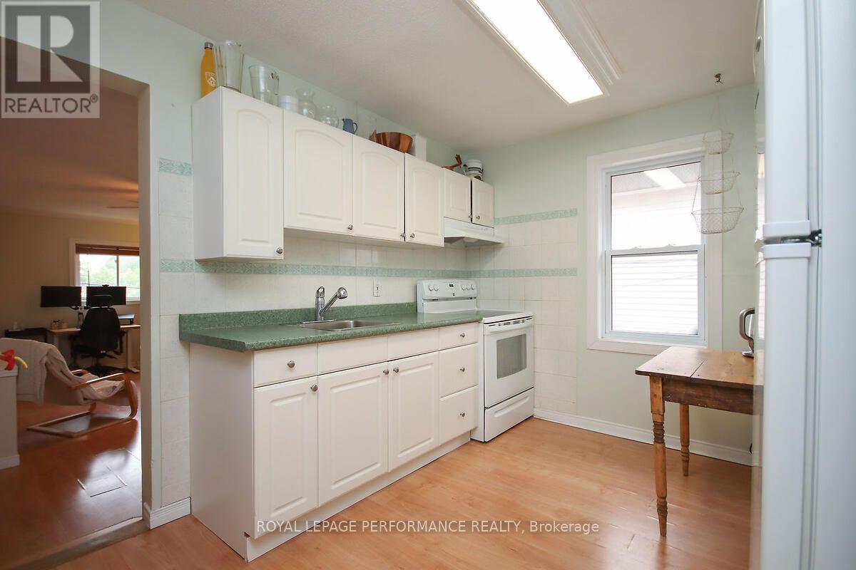 49 BAYSWATER AVENUE - 26