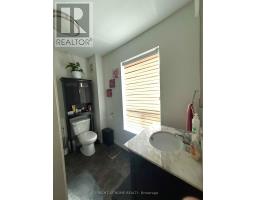 Primary Bedroom - 226 Albert Street, Oshawa, ON L1H4R5 Photo 6