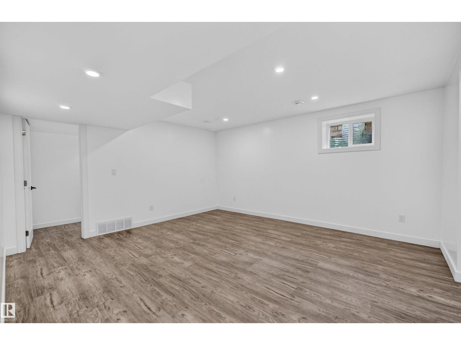 9526 109A AV NW - 29