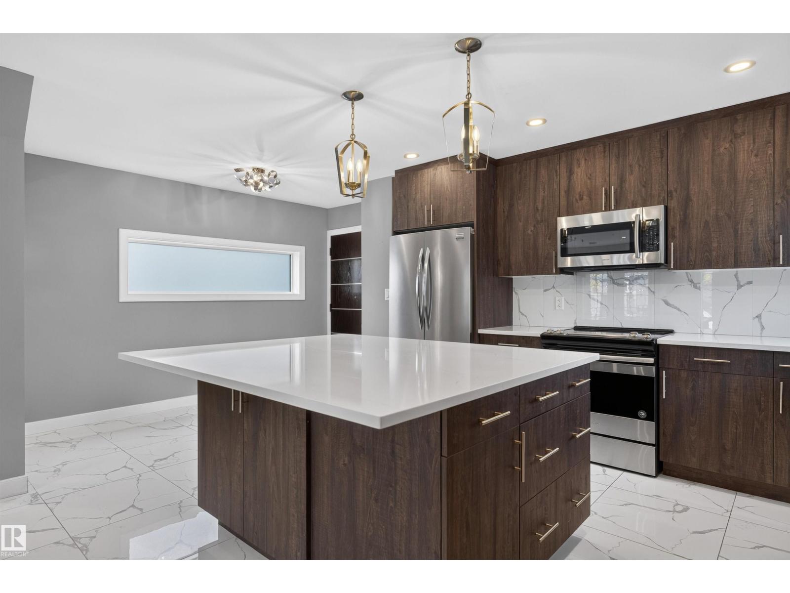 9526 109A AV NW - 4