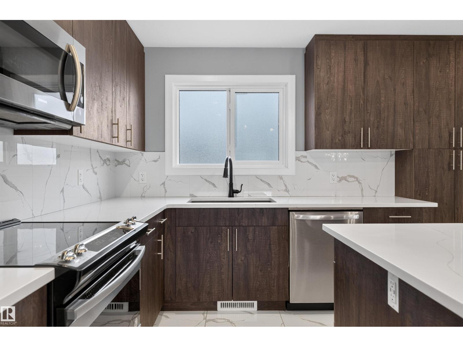 9526 109A AV NW - 5