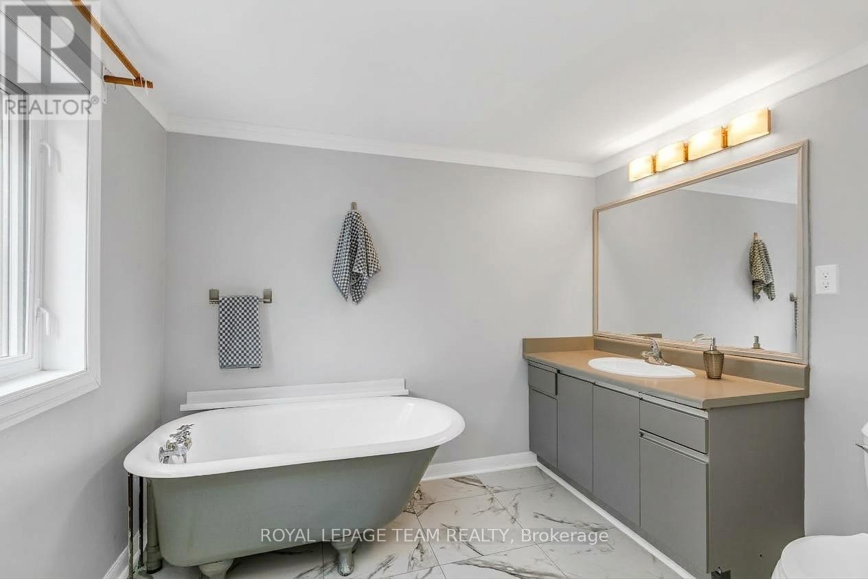 44 STE CECILE STREET, Ottawa — photo 12