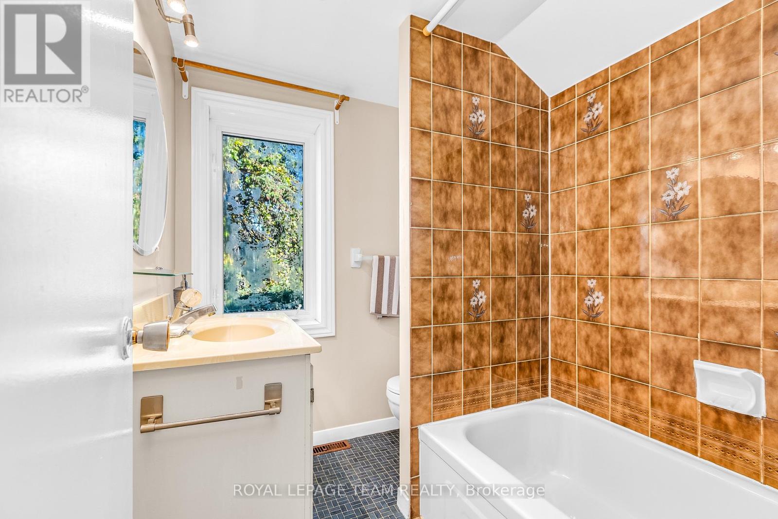 44 Ste Cecile Street — photo 16