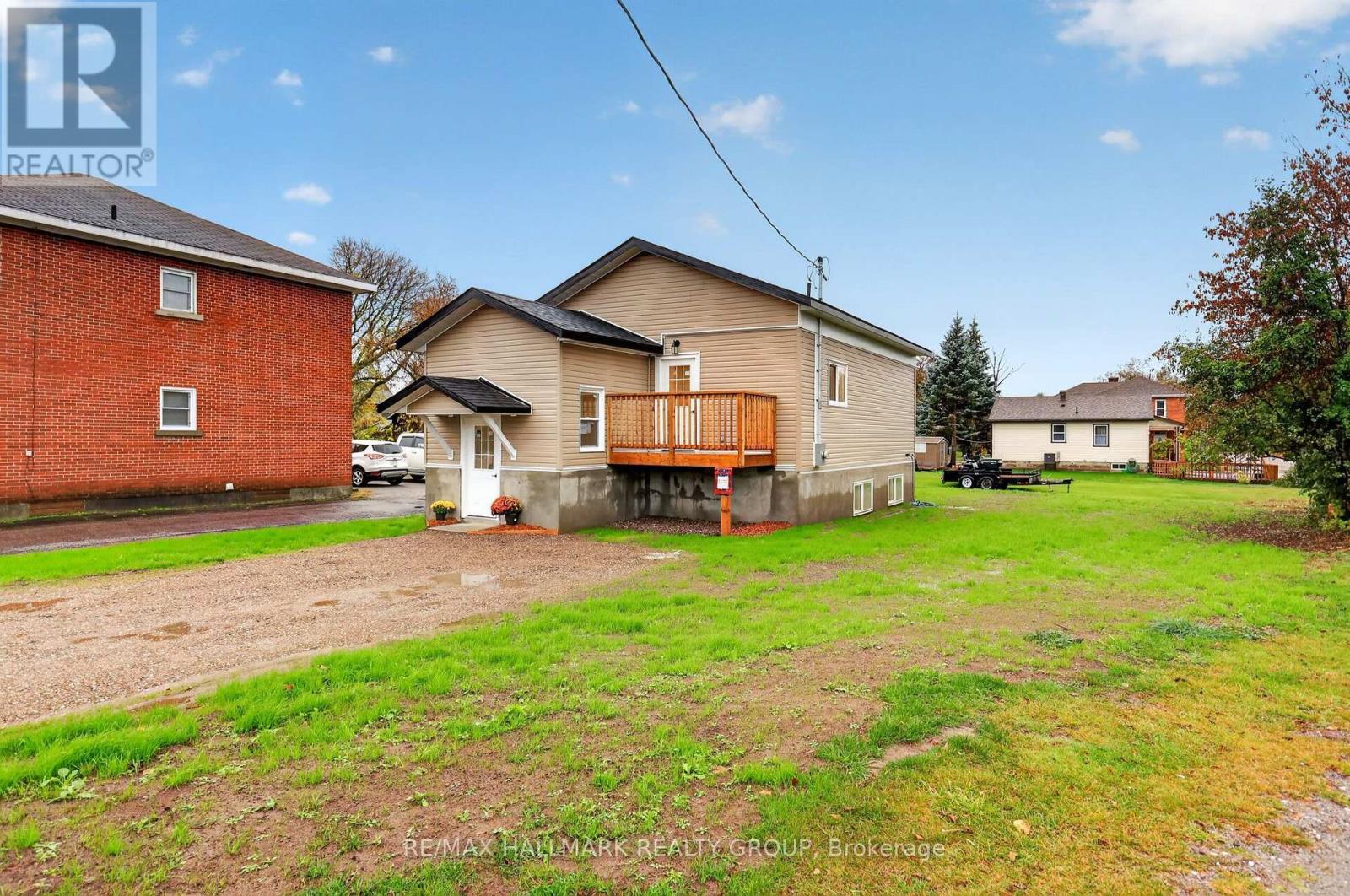 128 BONNECHERE STREET N, Renfrew — photo 2