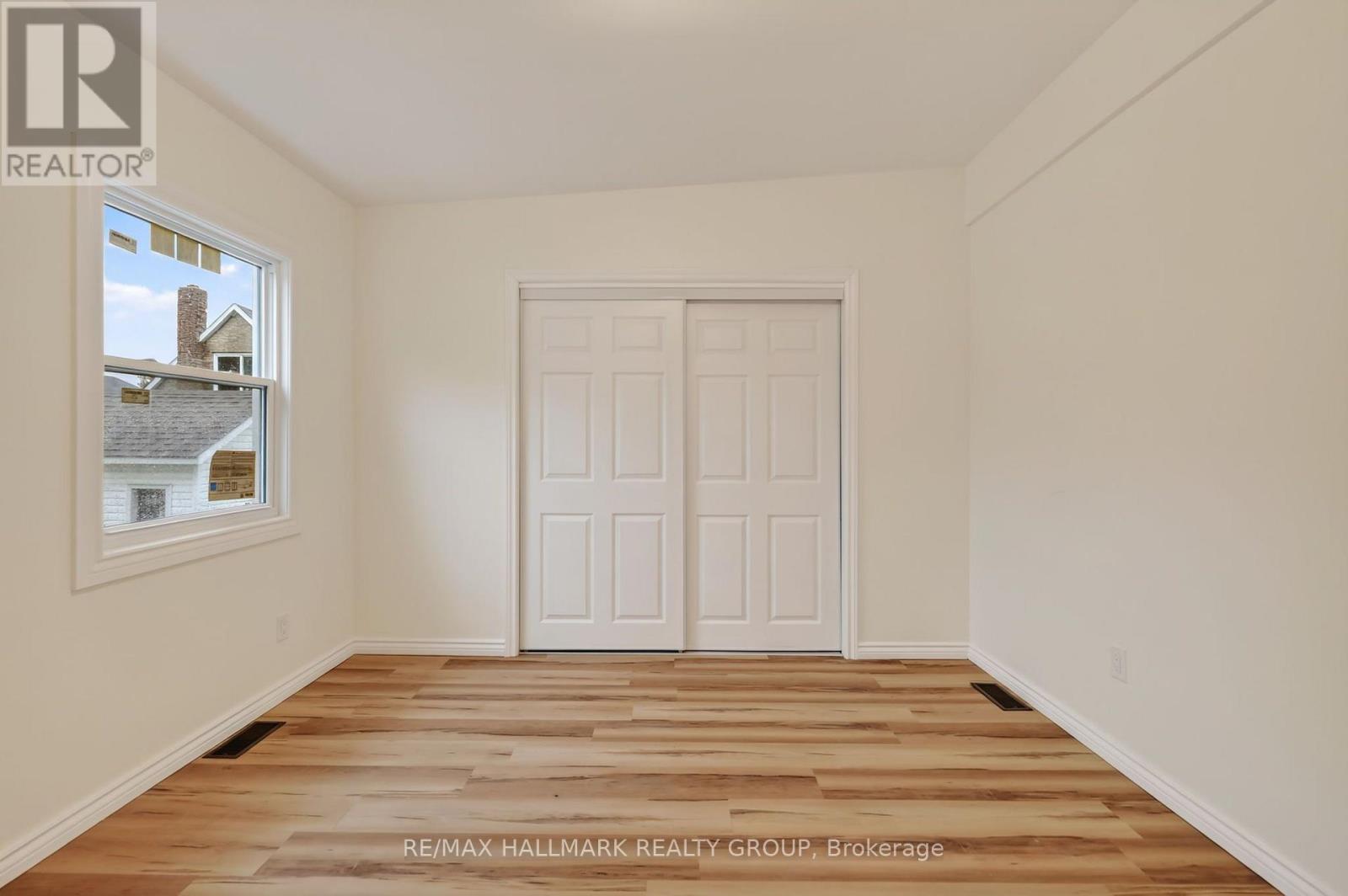 128 Bonnechere Street North — photo 25