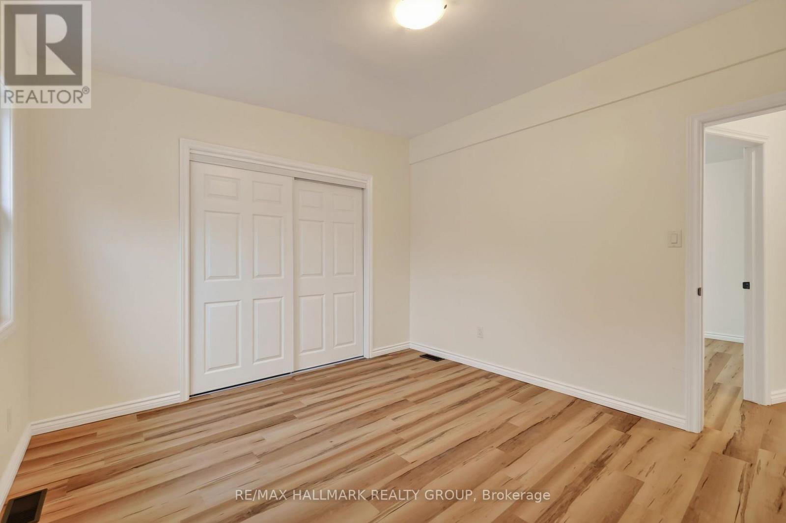 128 Bonnechere Street North — photo 26