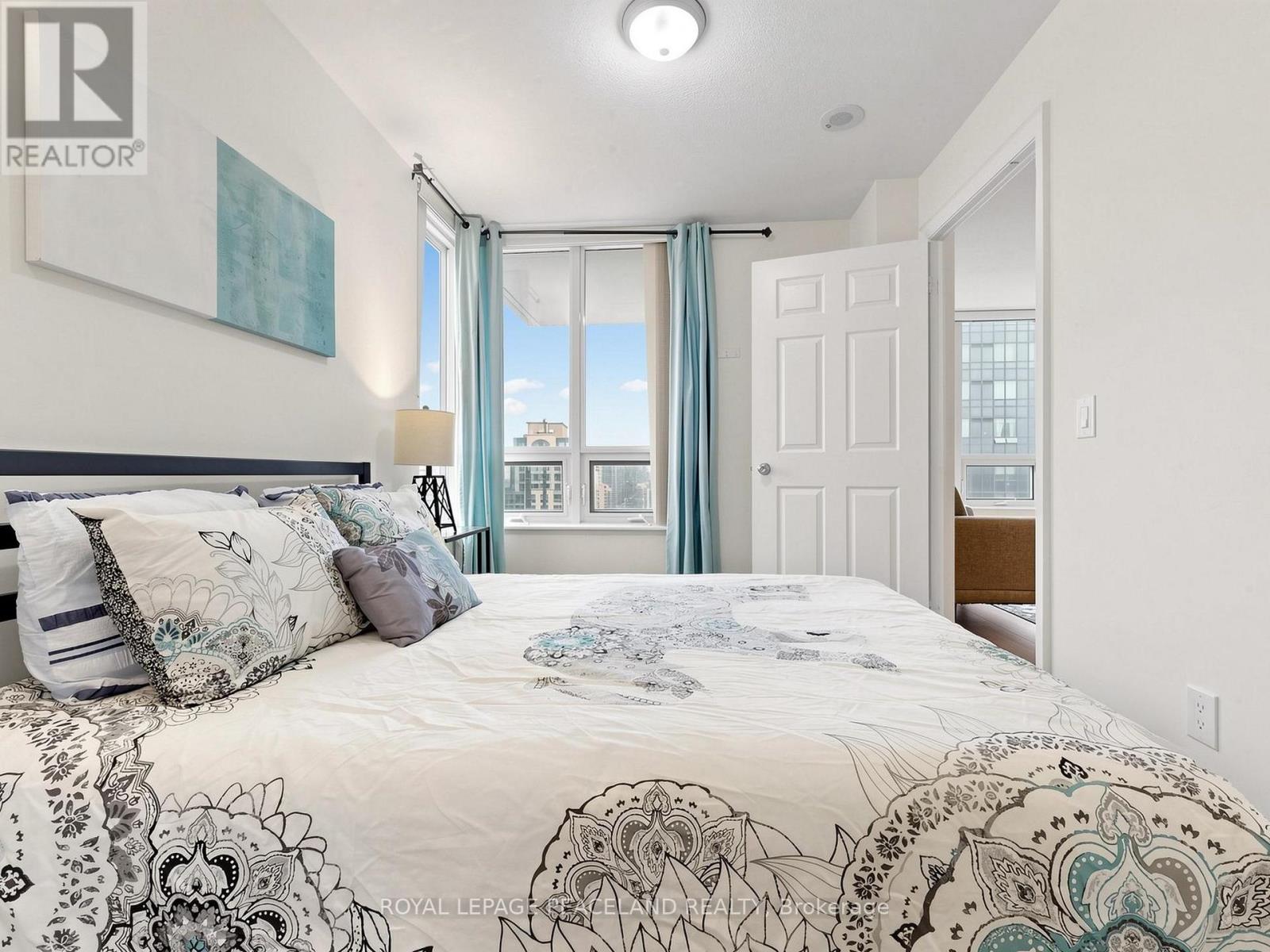 #2326 25 GREENVIEW AVENUE - 23