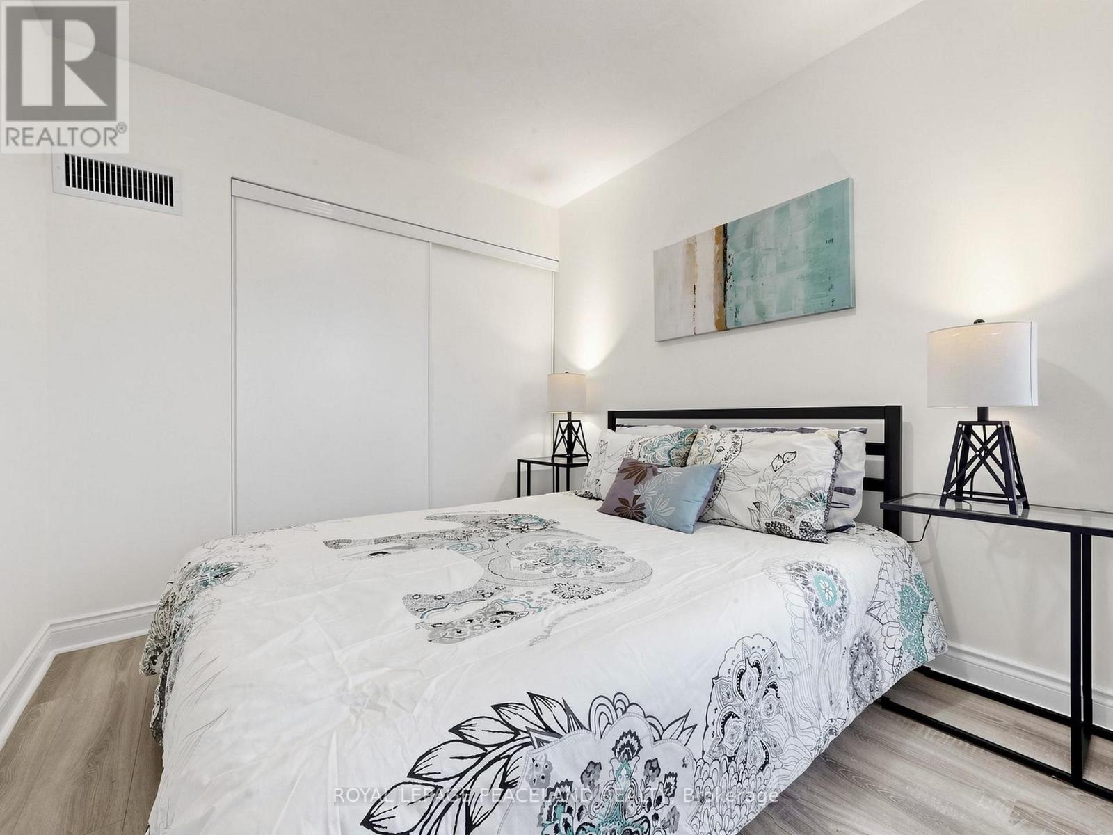#2326 25 GREENVIEW AVENUE - 24