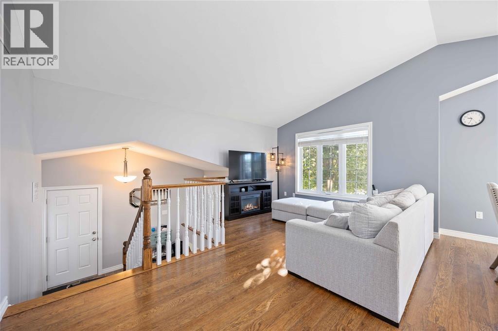682 Bentinck DRIVE - 5
