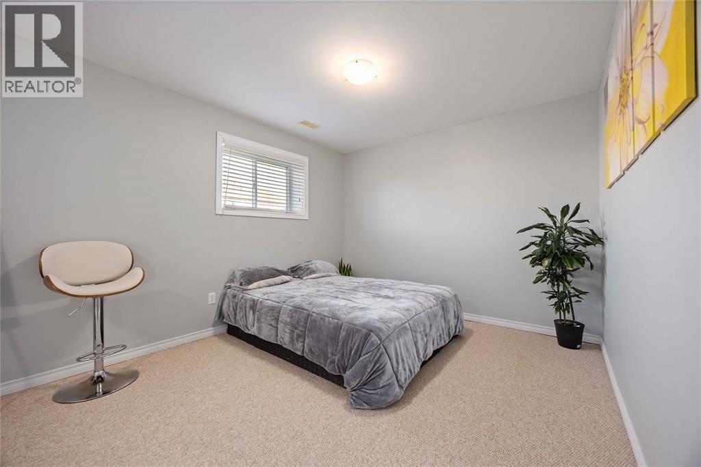 682 Bentinck DRIVE - 18