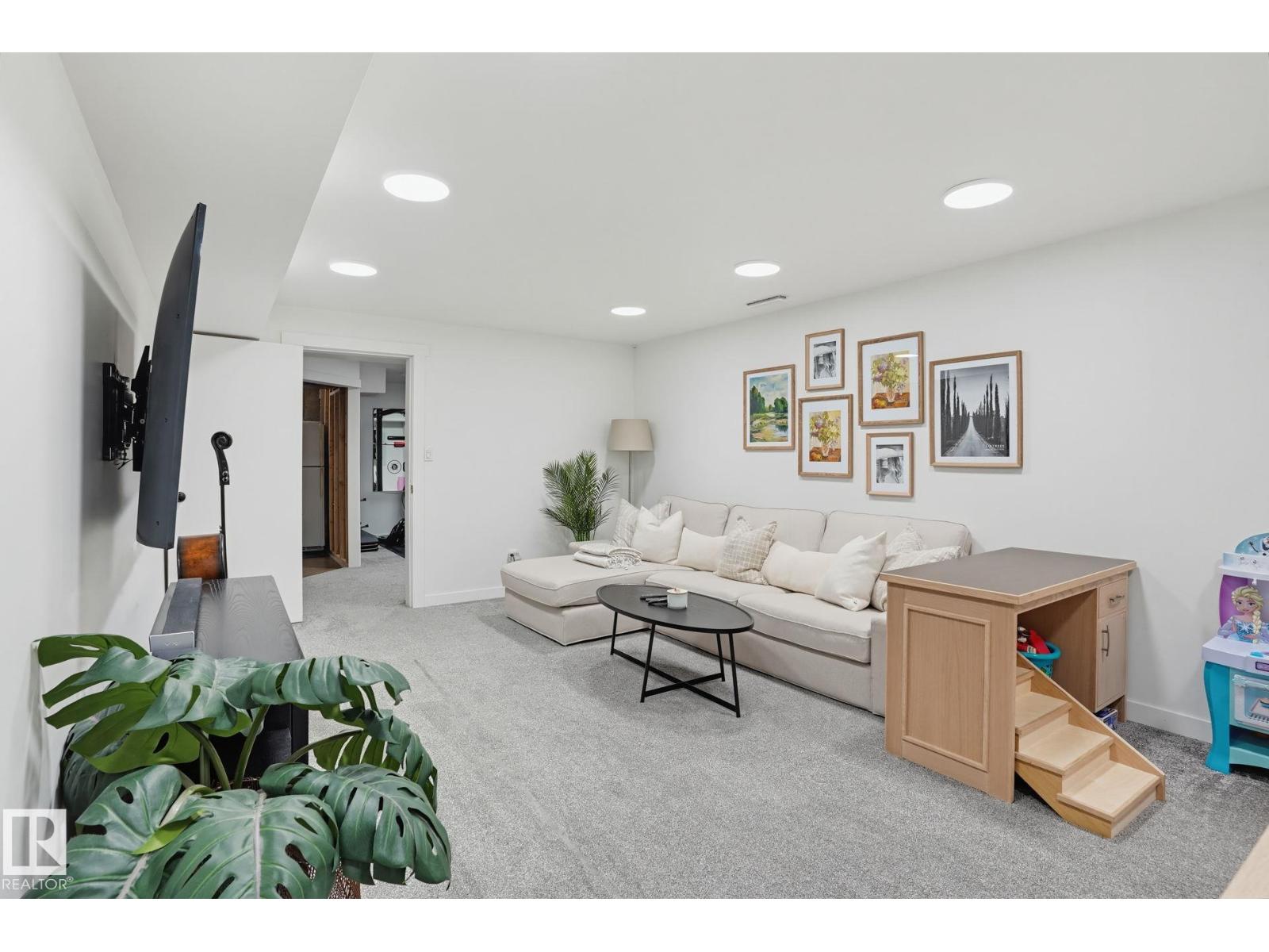 13547 90 Street NW, photo 20