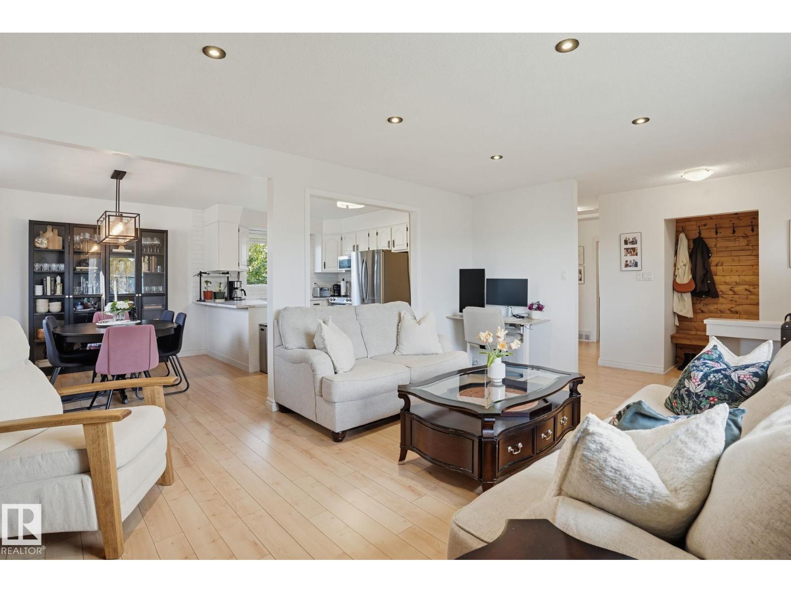 13547 90 Street NW, photo 5