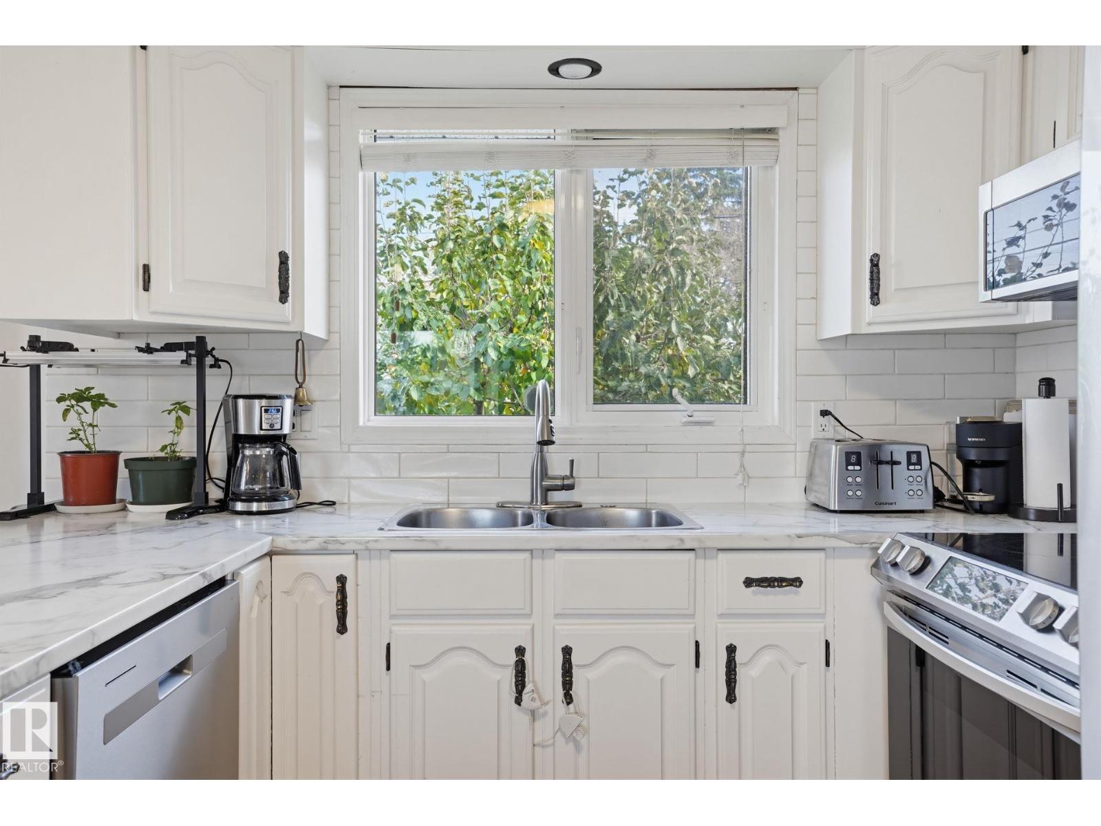 13547 90 Street NW, photo 10