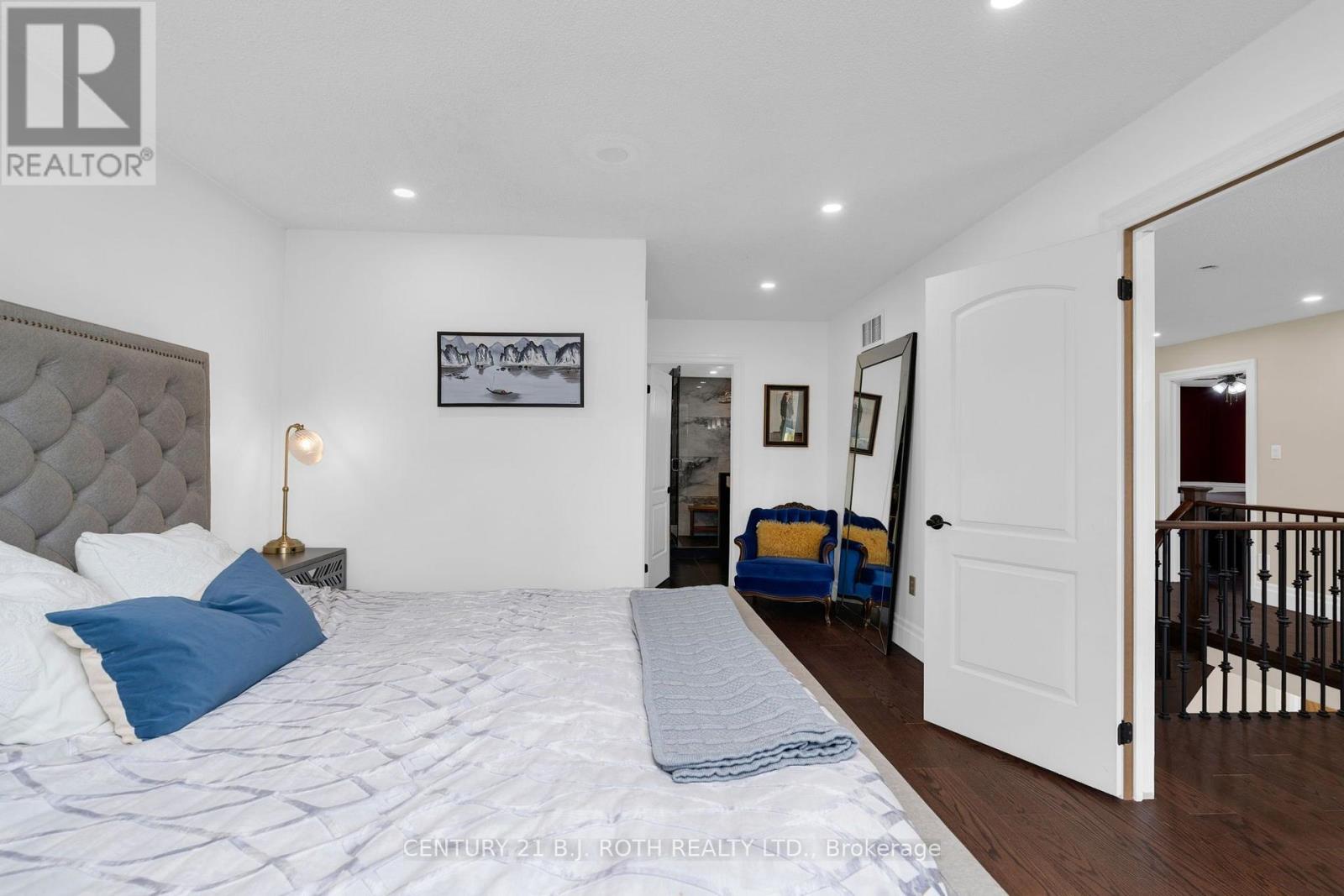 2 Brushwood Crescent, Barrie, ON photo 14
