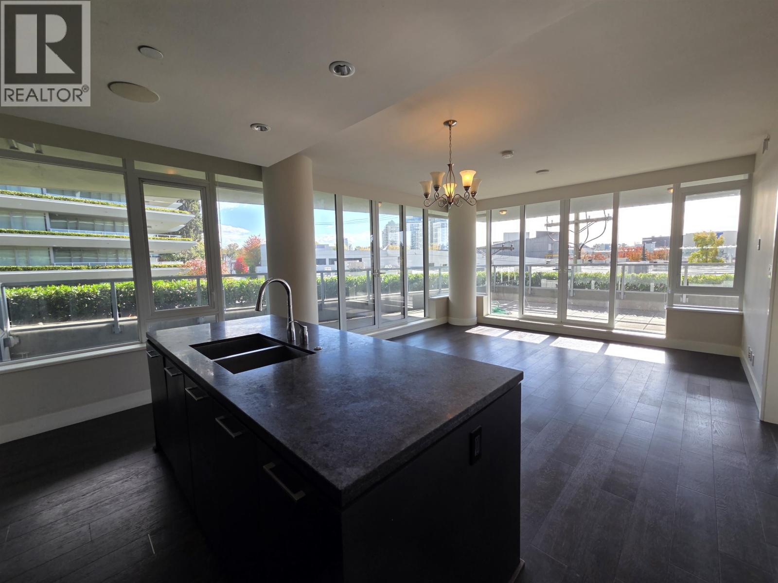 100 888 ARTHUR ERICKSON PLACE — photograph 2