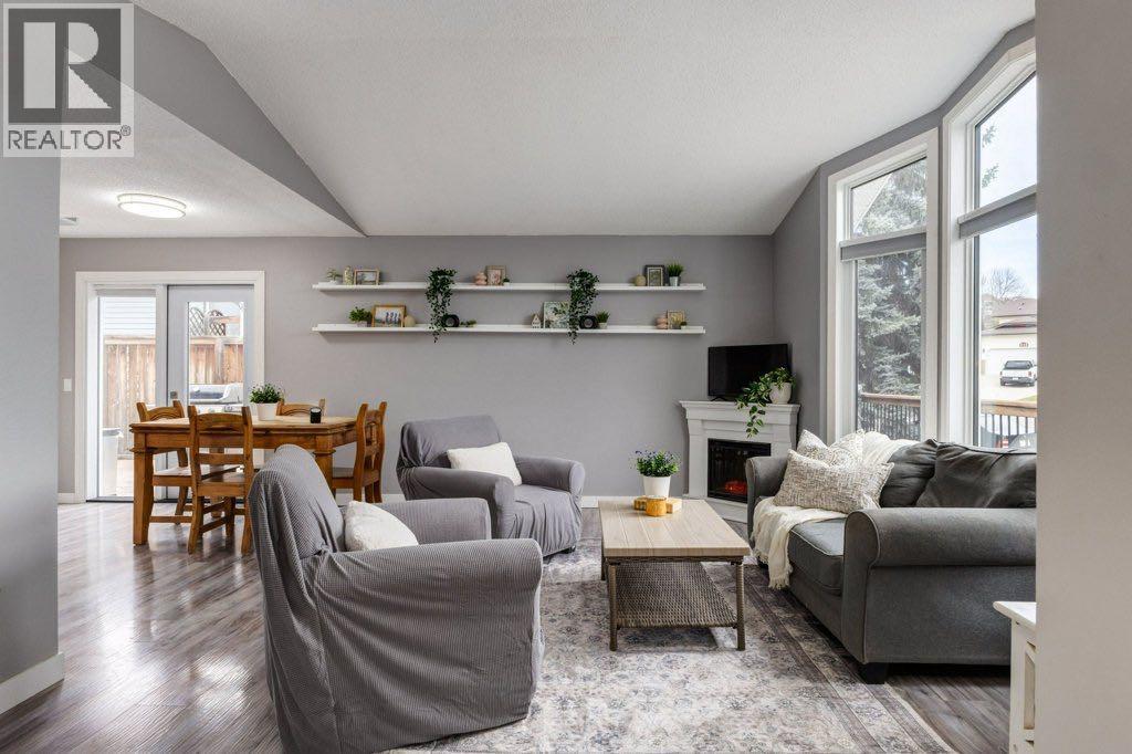 228 Deer Ridge Place SE, Calgary, Alberta, T2J2X2