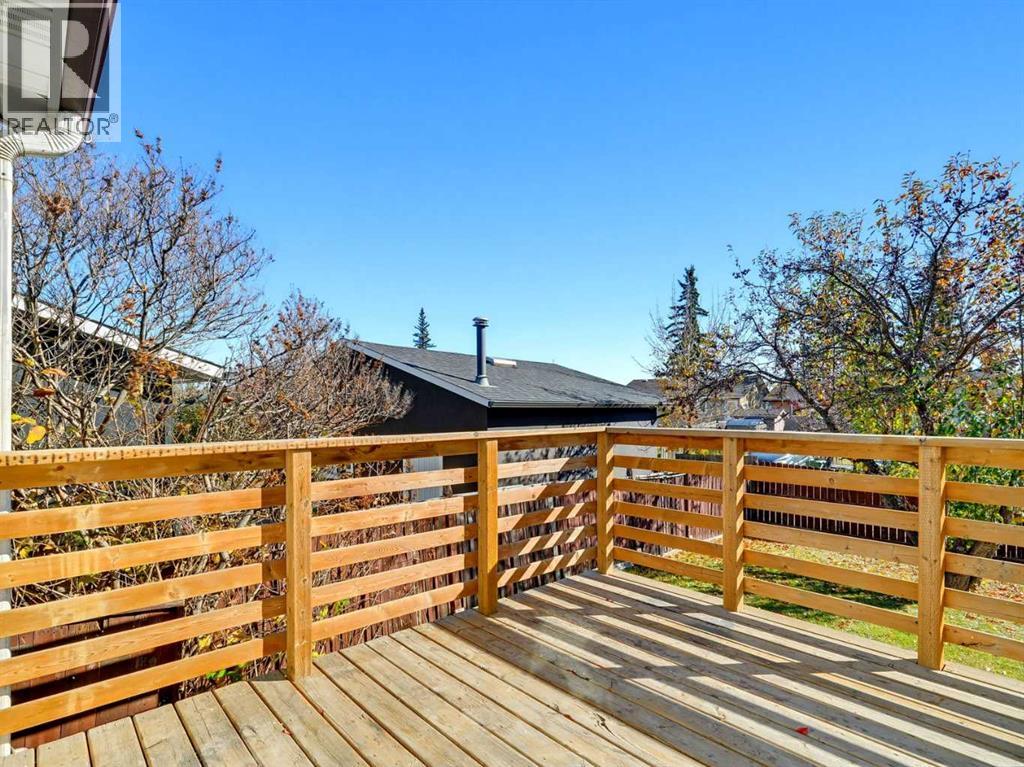 215 Rundlecairn Road NE - 26