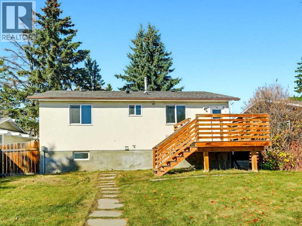 215 Rundlecairn Road NE - 28