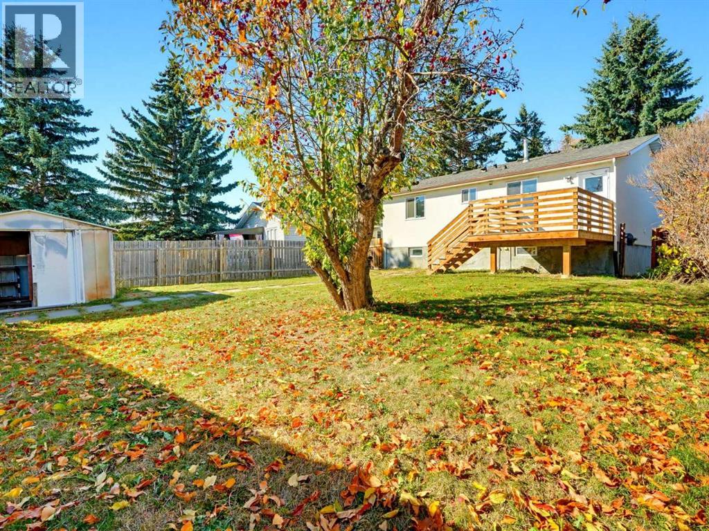 215 Rundlecairn Road NE - 31