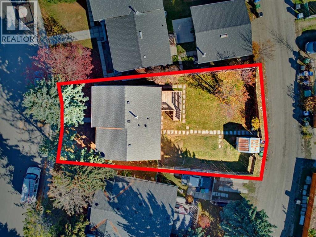 215 Rundlecairn Road NE - 32