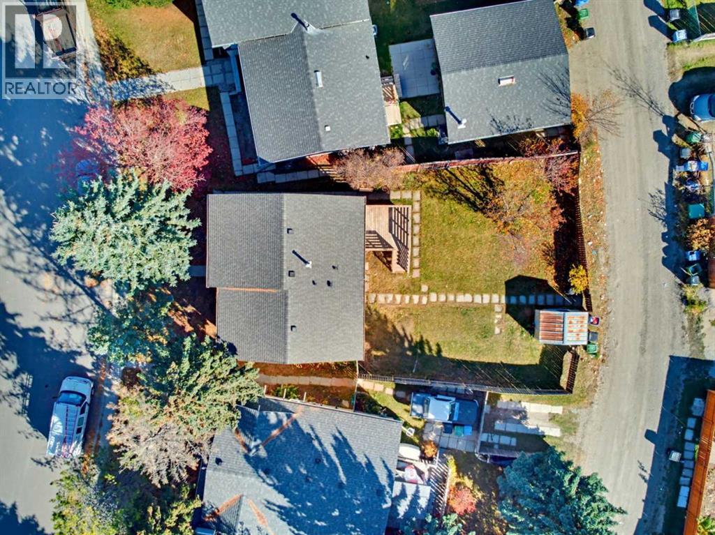 215 Rundlecairn Road NE - 33