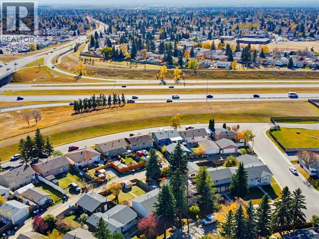215 Rundlecairn Road NE - 38