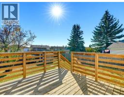 215 Rundlecairn Road NE - photo 27