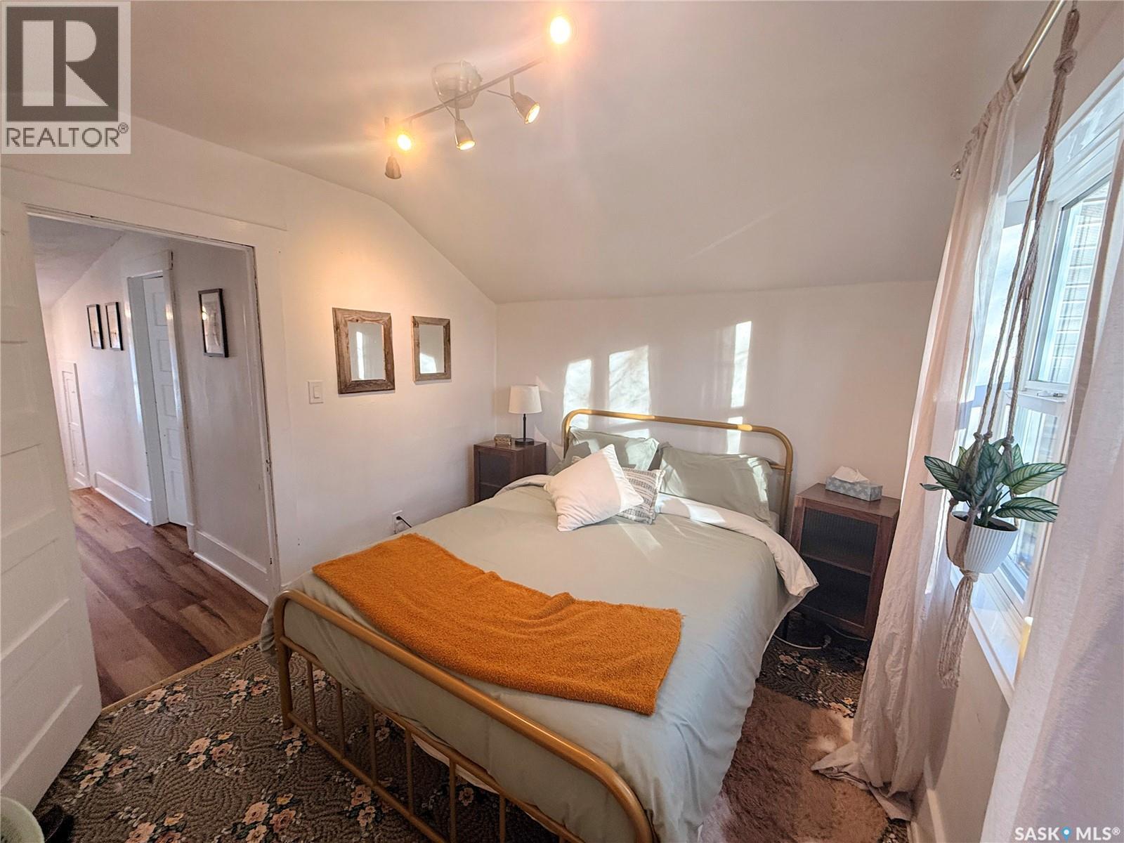 345 2nd STREET W - 28