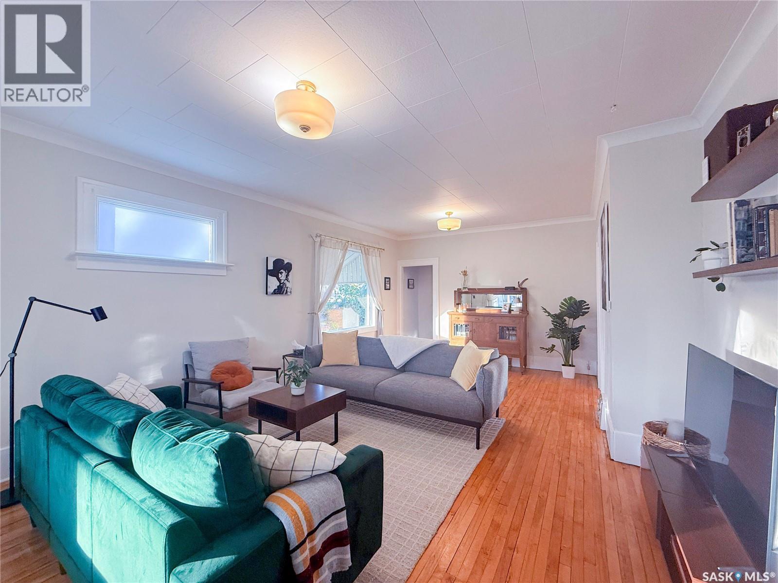 345 2nd STREET W - 4