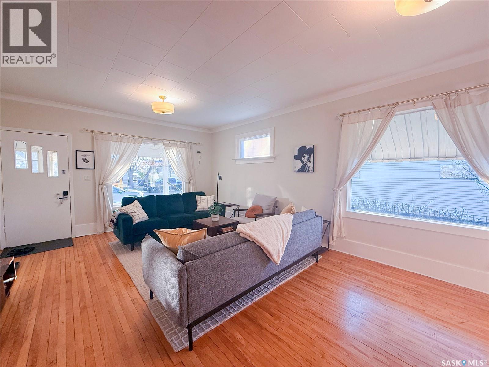 345 2nd STREET W - 18