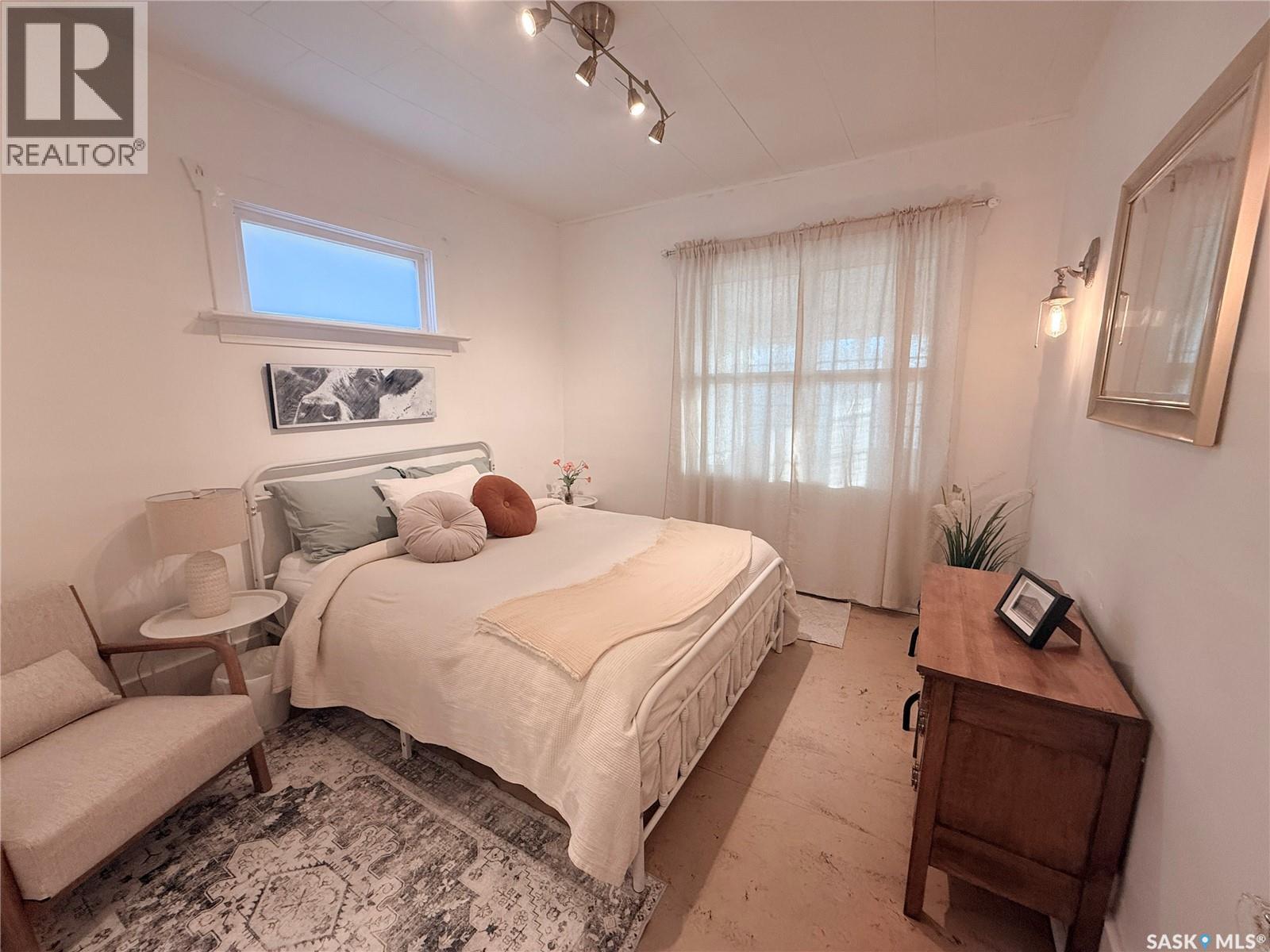 345 2nd STREET W - 25