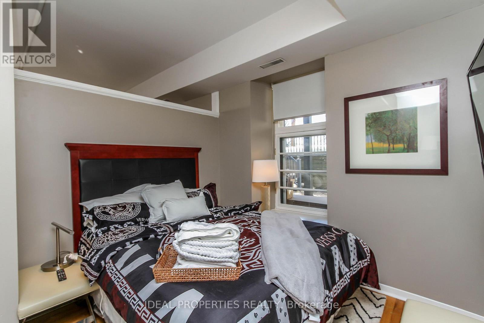 Condos for Sale in Ottawa – 101 – 589 RIDEAU STREET, Ottawa – By Peter Sagos - Image 19