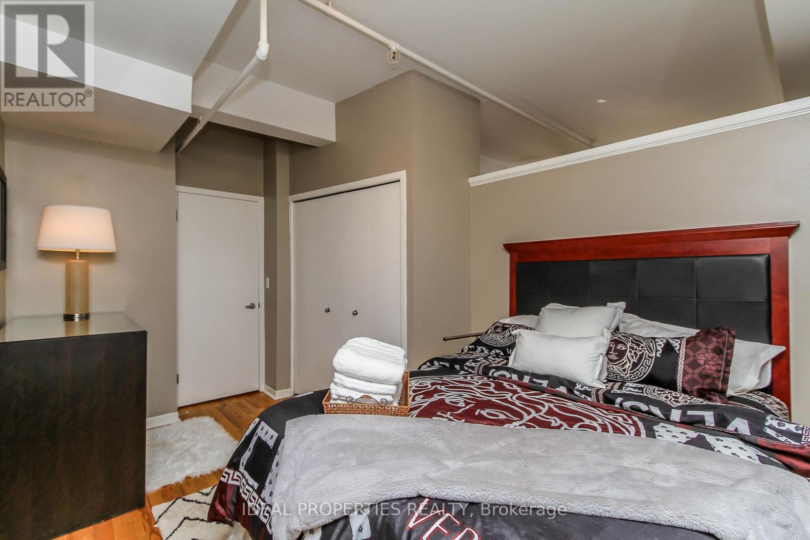 Condos for Sale in Ottawa – 101 – 589 RIDEAU STREET, Ottawa – By Peter Sagos - Image 20