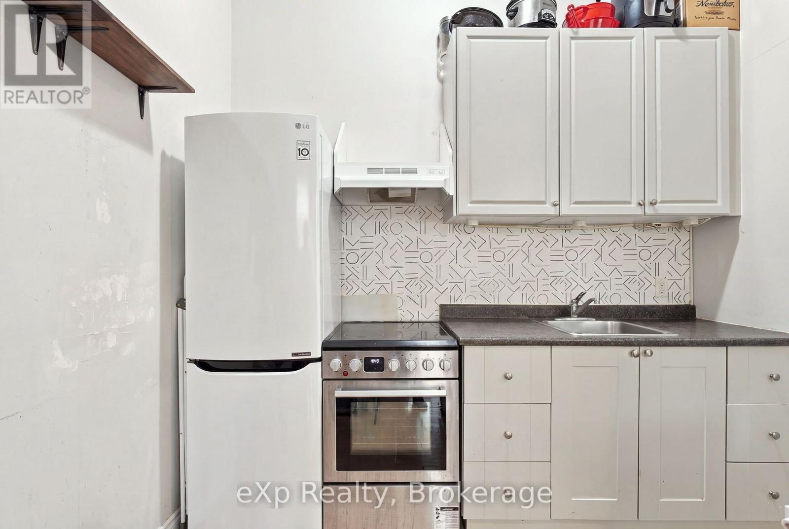3 - 24 WELLINGTON STREET, Stratford — photo 12