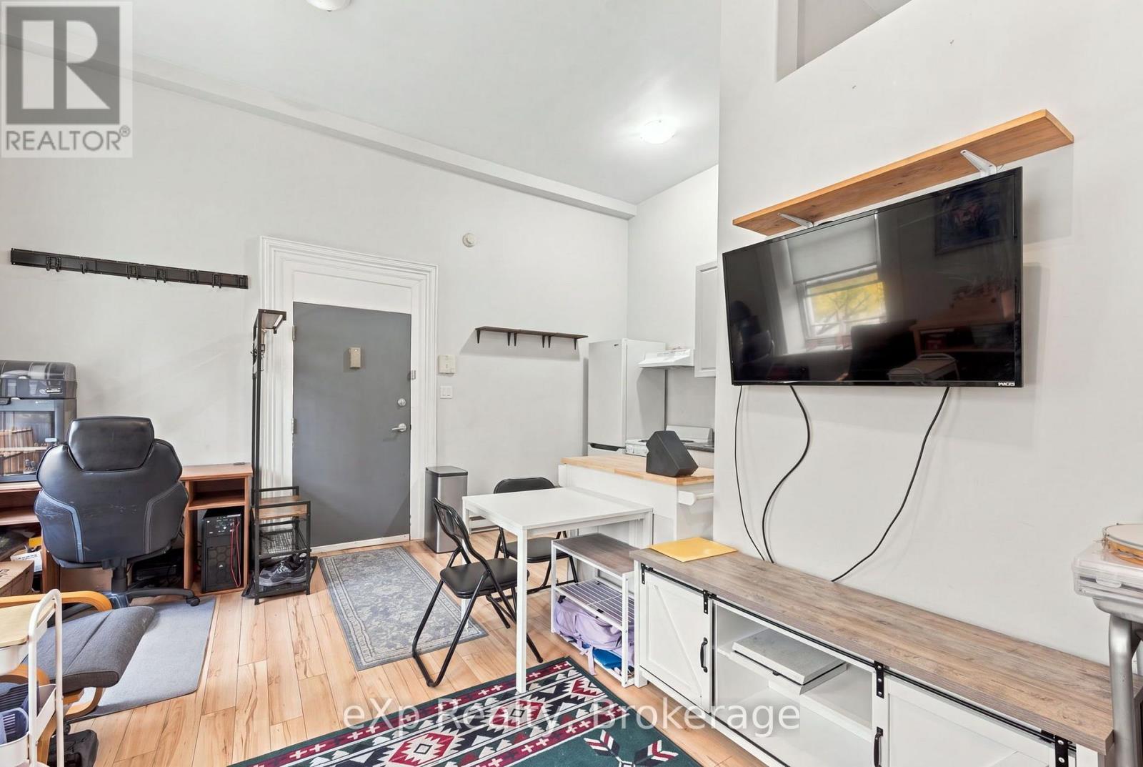 3 - 24 WELLINGTON STREET, Stratford — photo 8
