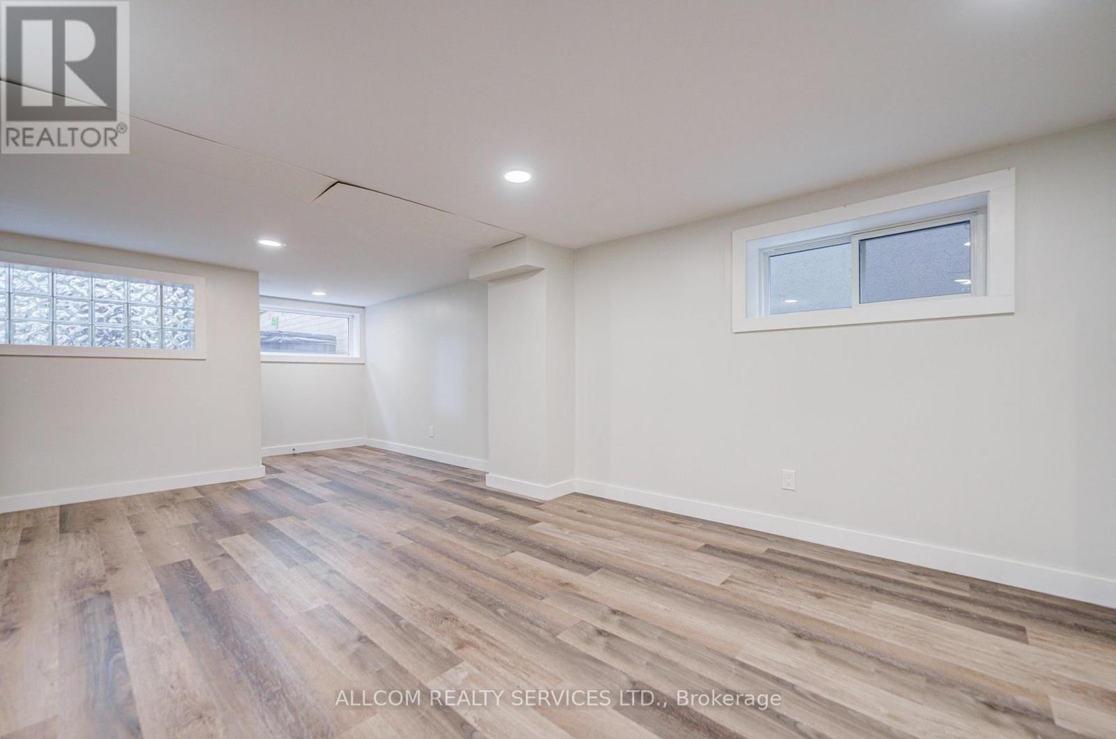 164 Glenvale Boulevard, Toronto, ON photo 41