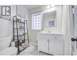 164 Glenvale Boulevard, Toronto, ON M4G2W3 Photo 24